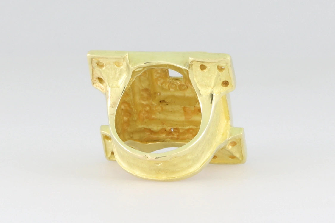 Turntable image 44