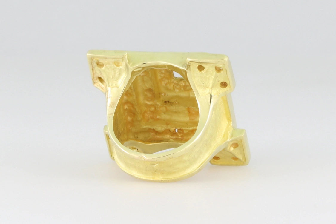 Turntable image 43