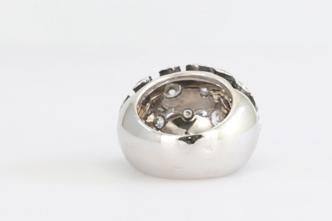 Turntable image 43
