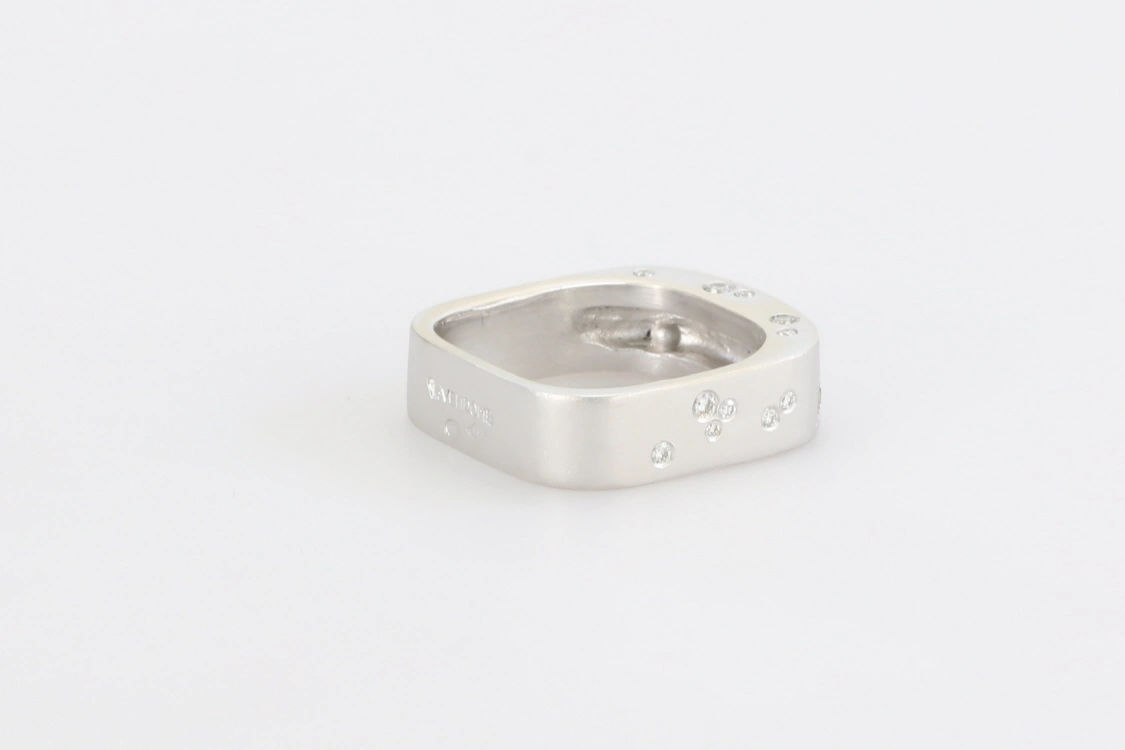 Turntable image 31