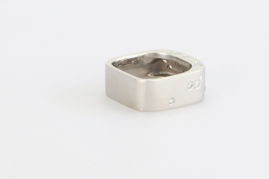 Turntable image 31