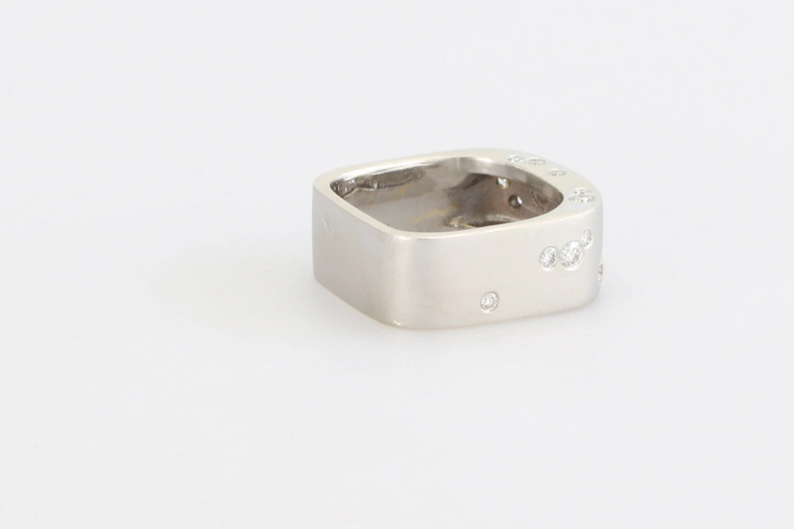 Turntable image 29