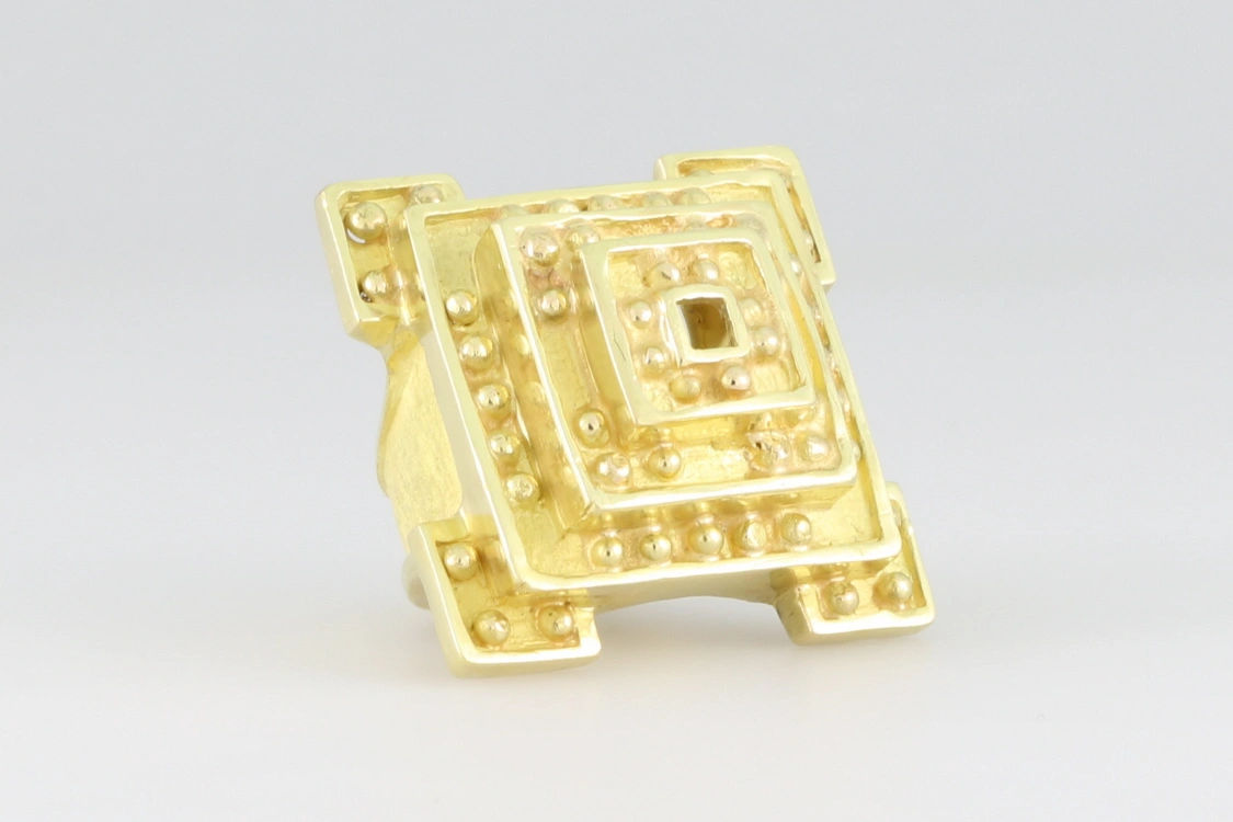Turntable image 9