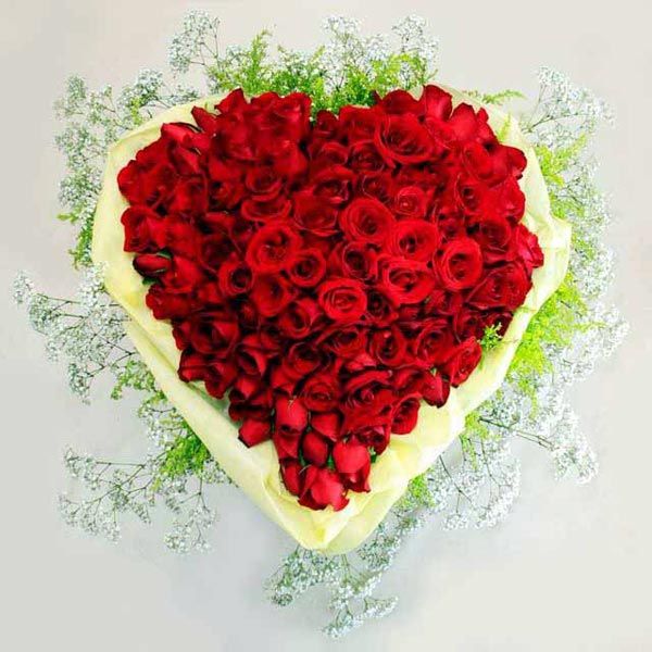 100 Red Rose Heart Shape