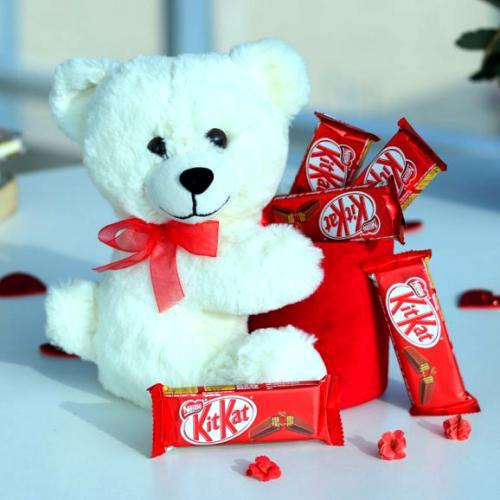 Teddy Bear and 5 KitKat Combo