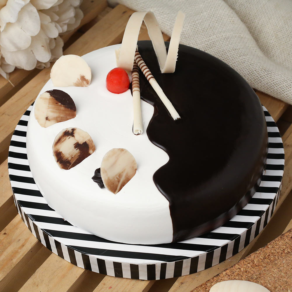 Choco Vanilla Duet Cake