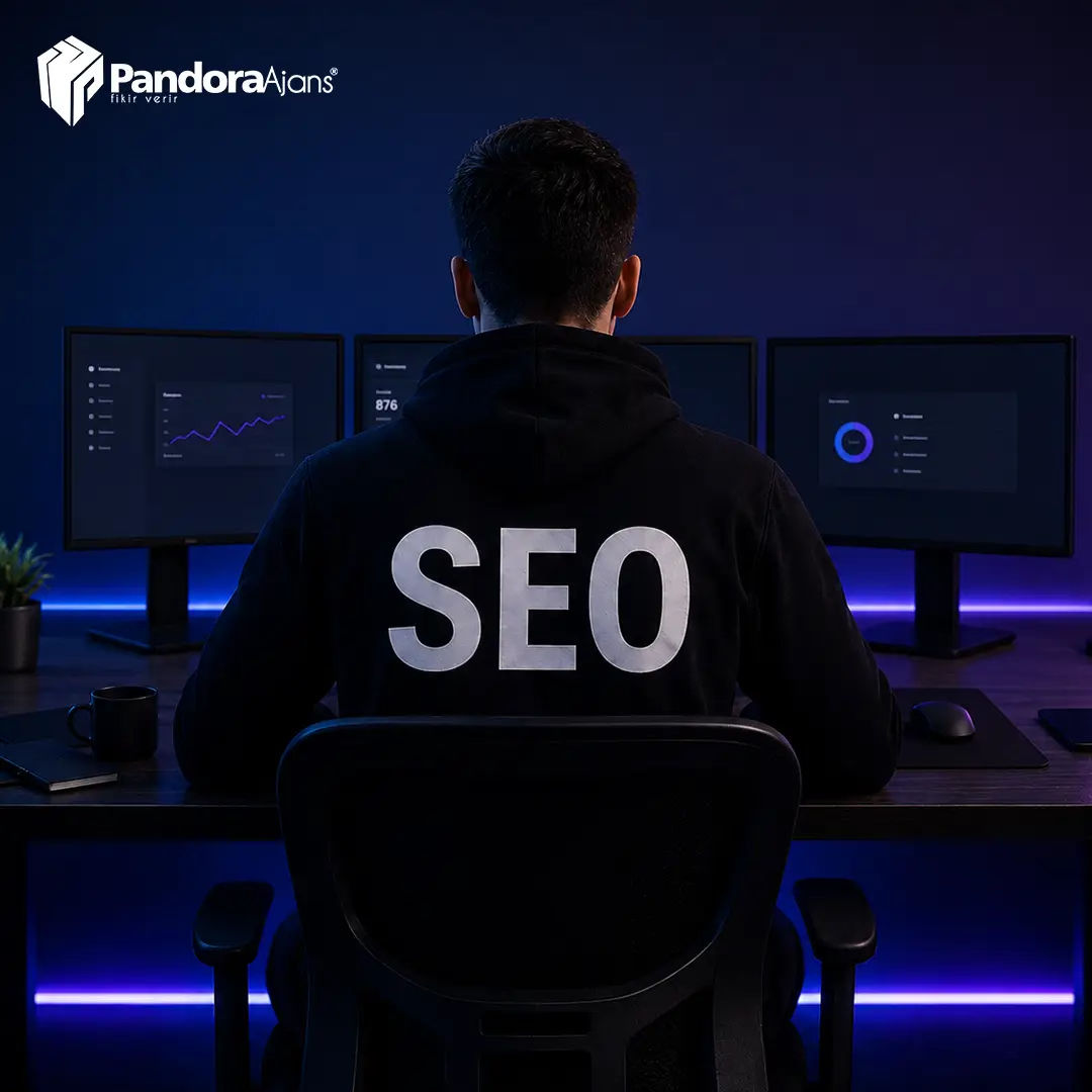 SEO performansını takip eden web tasarım uzmanı