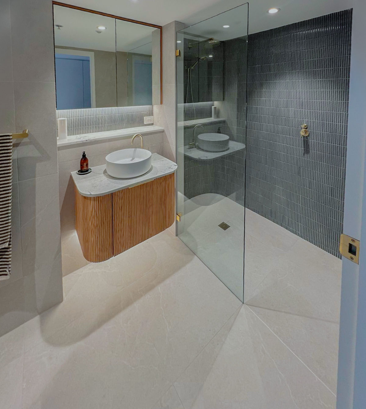 Rose bay interior detail 1