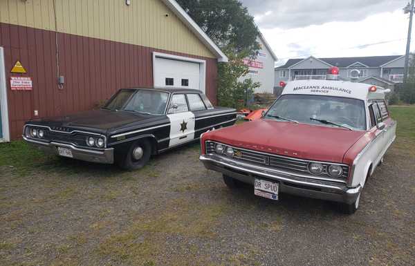 1966 chrysler Town and Country Ambulance