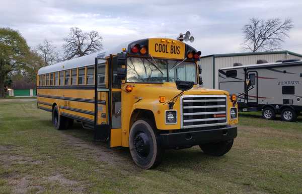 1987 Thomas International Twin Stick School Bus