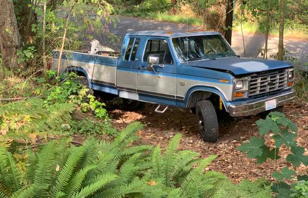 Turlo’s Garage 1985 Ford F-250 extended cab