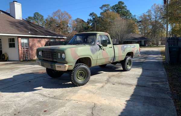 1977 Dodge W200 powerwagon, 5.2 318 LA