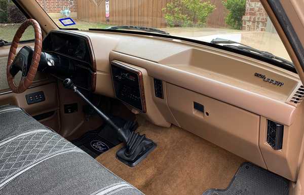 1989 ford f150 4x4 interior