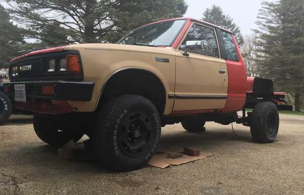 1983 Nissan 720 king cab 4wd, 2.4l I4