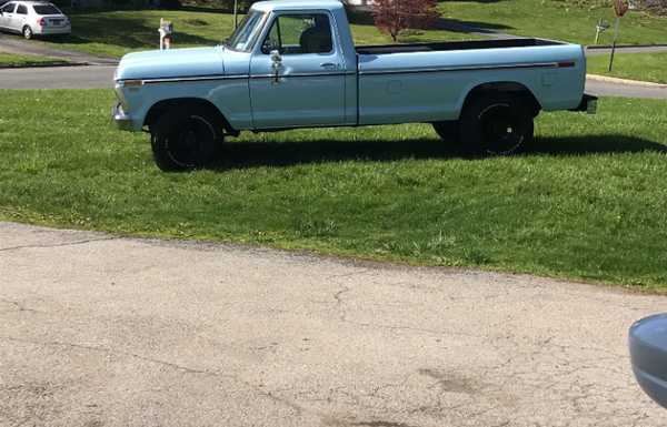 1979 Ford F-350 Ranger Camper Special