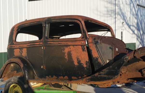 1934 ford 2 door sedan