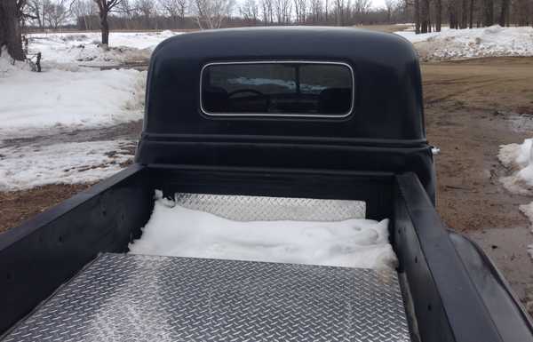 1952 Chevy 3100/ gleaner