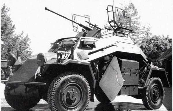1943 Sd.kfz.222 Panzerspaehwagen Armoured Scout Car
