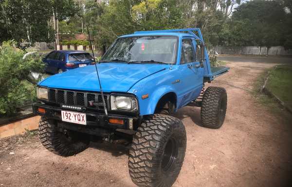 1983 Toyota Hilux, 5L V8