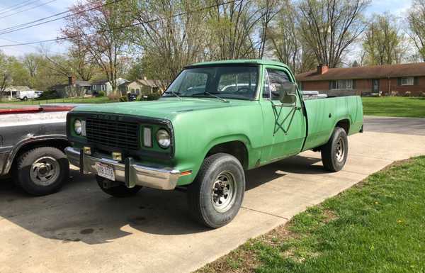 1973 W200 Dodge Power Wagon