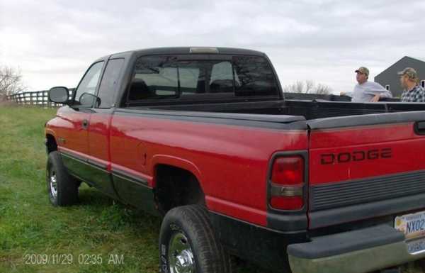 1998 Dodge Ram 2500 pickup.