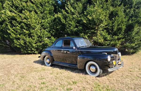 1941 Ford Deluxe Business Coupe