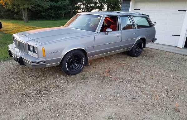 1983 Pontiac Bonneville Grocery Getter