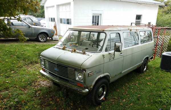 1972 Chevy G10 Beauville Sportvan