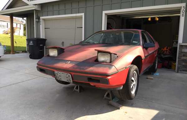 1984 Pontiac Fiero SE