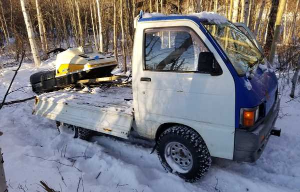 1990 Dihatsu Hijet / 1974 skidoo Olympic