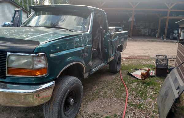 1996 Ford F150 5.0 V8 4x4 (The GreenGo)