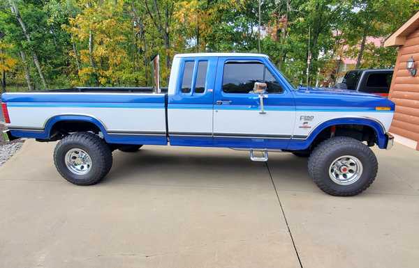 1986 F-250 Lariat 12v Cummins 10 spd Eaton Fuller Road Ranger