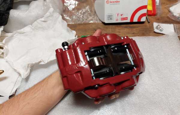 August 2022 - assembled front 4-pot caliper August 2022 - assembled front 4-pot caliper