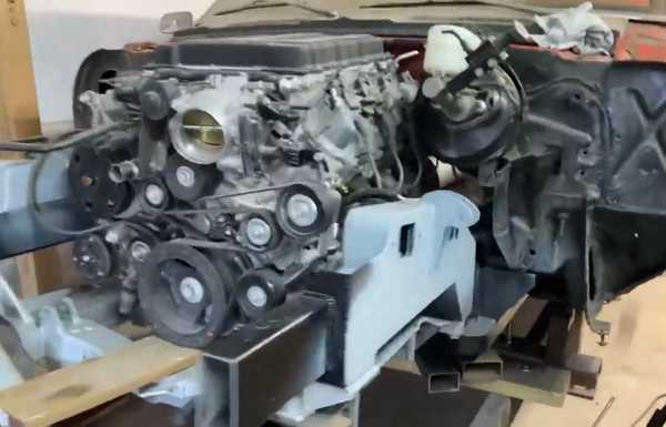 Engine and drivetrain in place. Engine and drivetrain in place.