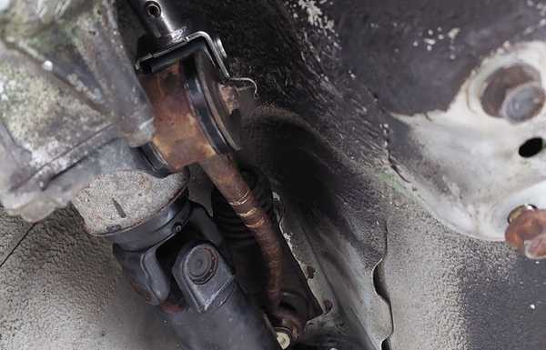 September 2021 - the back bushing completly disintegrated September 2021 - the back bushing completly disintegrated