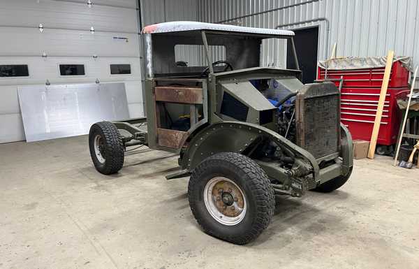 Upper cab ready for paint, almost looks like a truck again Upper cab ready for paint, almost looks like a truck again