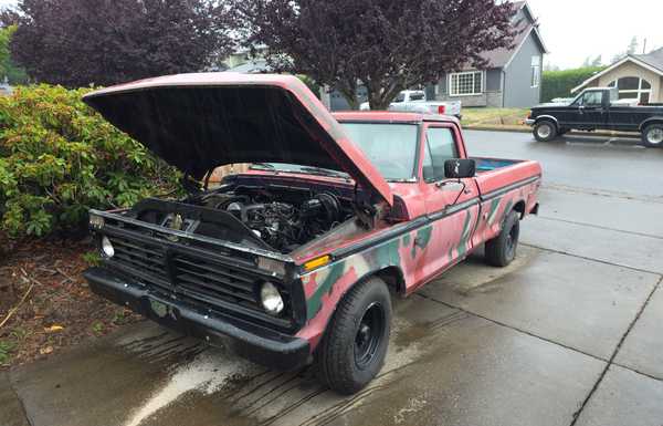 Here is a wide shot of the whole truck