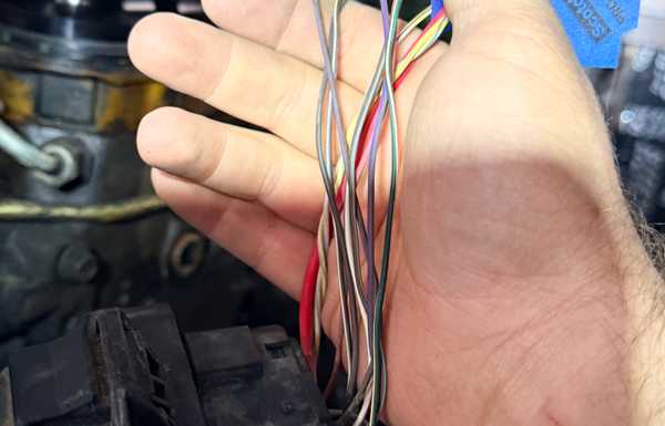 Almost all the wires needed to run the engine in standalone. 