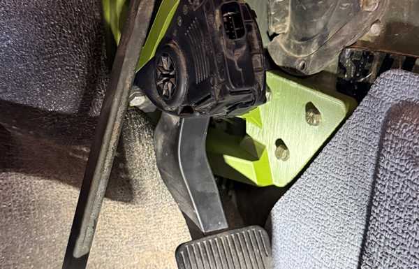 3d printed ASA throttle pedal mount