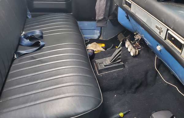 Bench seat swapped i put carpet in it new dash pad 