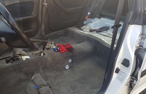Apr. 2020 - Went further than I initially thought when cleaning and wet vacuumed everything.
took me 2 days just cleaning the chassis Apr. 2020 - Went further than I initially thought when cleaning and wet vacuumed everything.
took me 2 days just cleaning the chassis