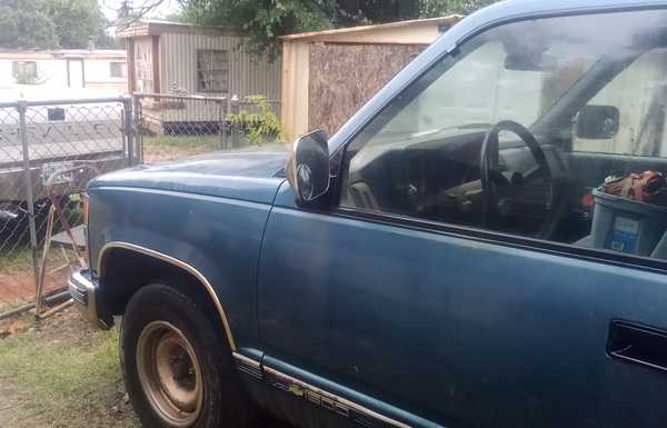 this is my 91 chevy truck trying to fix it to get it back on the road