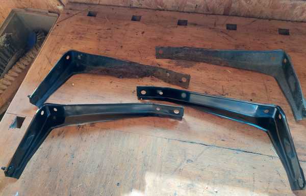 August 2021 - new OEM front bumper side brackets August 2021 - new OEM front bumper side brackets