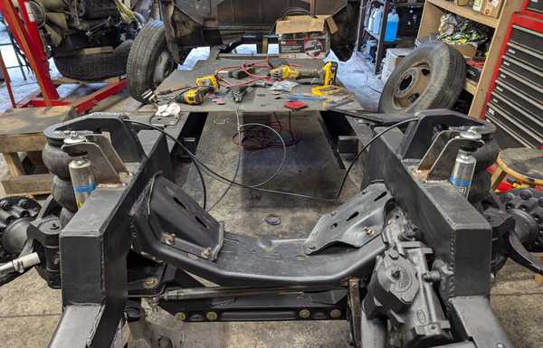 Cross member and steering box from donor E350 van Cross member and steering box from donor E350 van