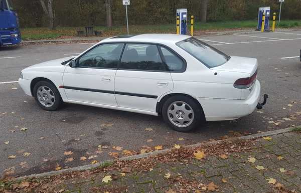 'Lucy' Daily driven Subaru Legacy RS replica