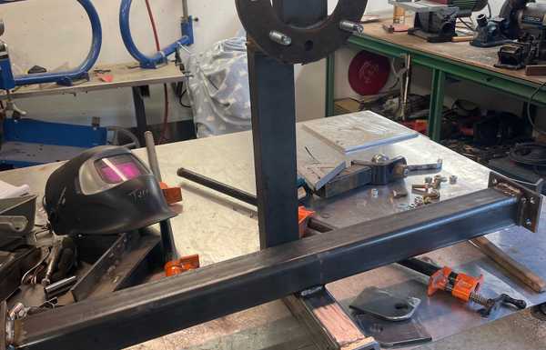 Tire carrier and trailer hitch Tire carrier and trailer hitch