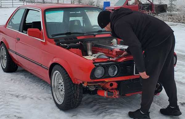 84 BWM E30 with OM606 Diesel