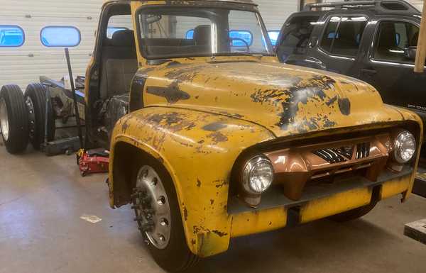 1954 F700 dually diesel