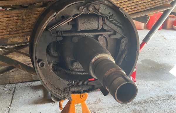 driver-side rear drum brakes driver-side rear drum brakes