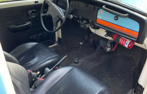 Mostly stock interior, Toyota mr2 seats